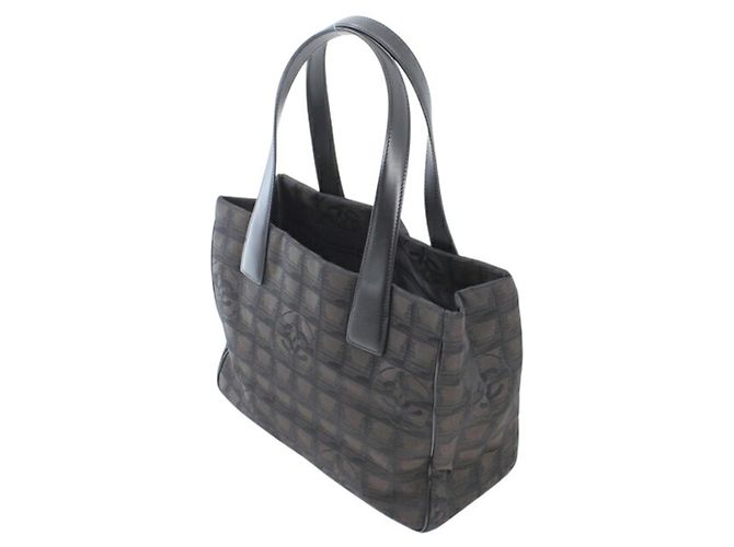 Borsa Chanel New Travel Line Tote PM Dark Brown Marrone scuro - vista 4