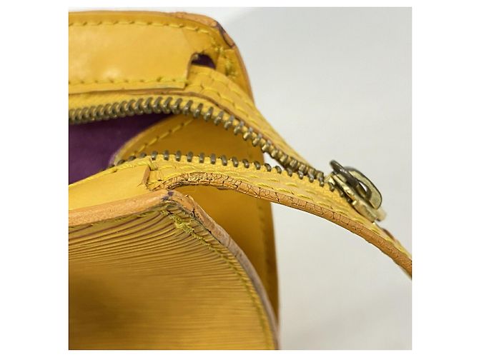 Bolso Louis Vuitton Epi Saint Jacques Amarillo - vista 7