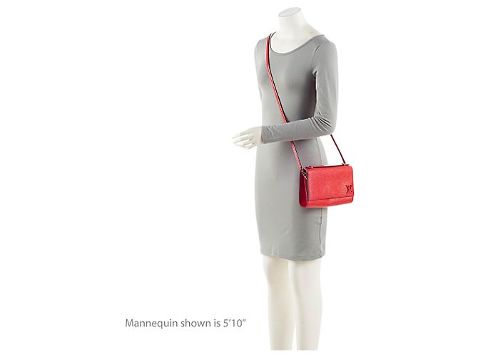 Pochette Clery in pelle Epi Louis Vuitton Rosso - vista 5