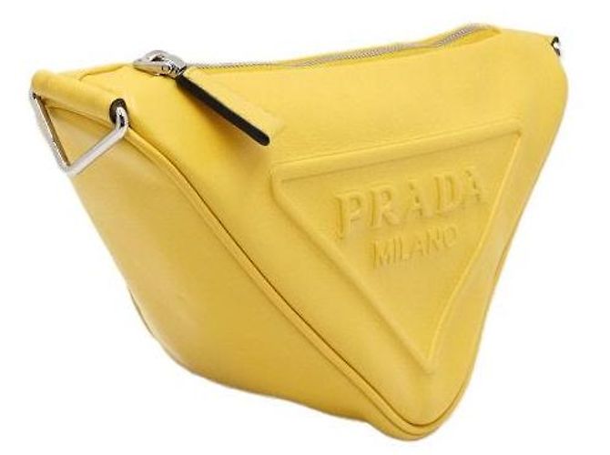 Prada Bolso de hombro y bolso bandolera en cuero amarillo con logotipo triangular - vista 3