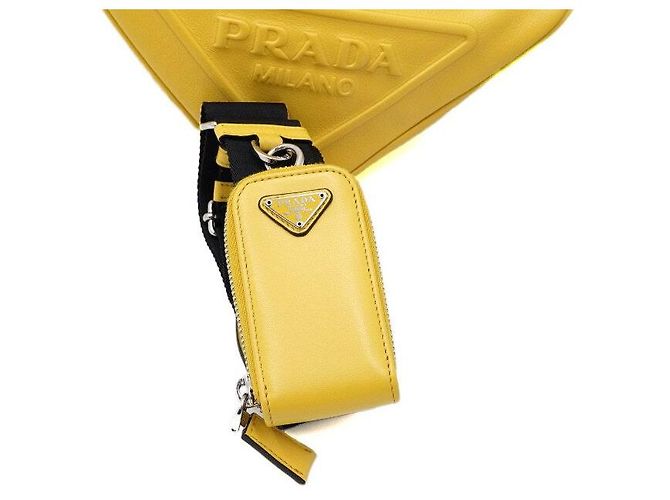 Prada Bolso de hombro y bolso bandolera en cuero amarillo con logotipo triangular - vista 6