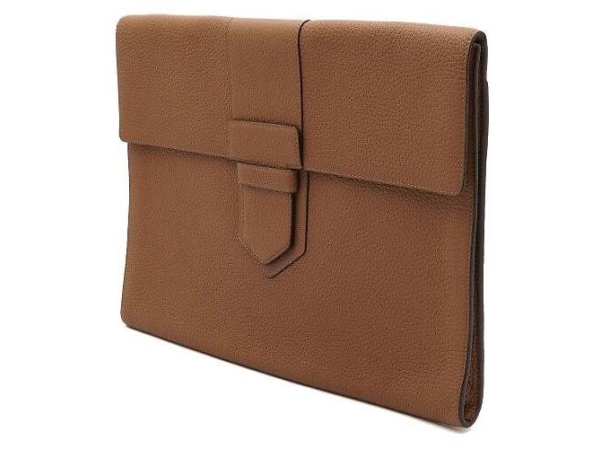 Delvaux Bolso Clutch Pouch Unisex de Piel de Vitello Marrón Camel - vista 2