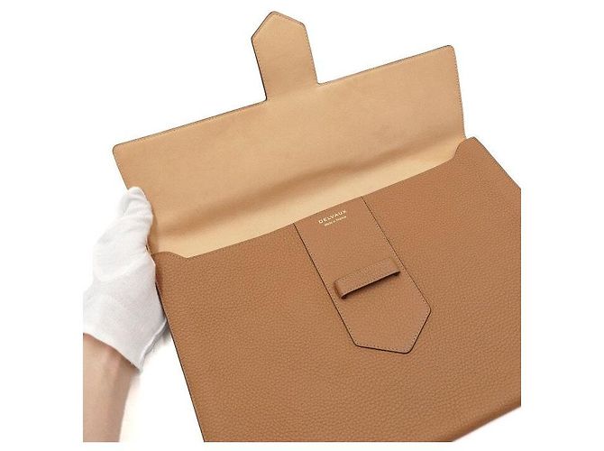 Delvaux Bolso Clutch Pouch Unisex de Piel de Vitello Marrón Camel - vista 6