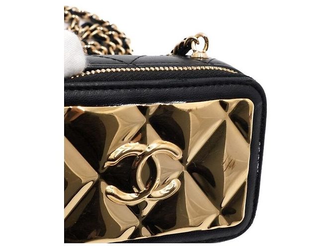Chanel Mini borsa vanity a tracolla in pelle di agnello nera con catena dorata Nero - vista 12