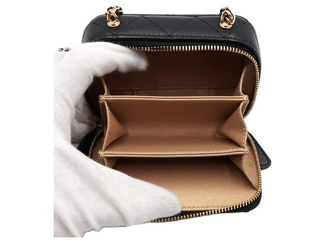Chanel Mini borsa vanity a tracolla in pelle di agnello nera con catena dorata Nero - vista 6