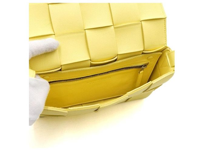 Bottega Veneta Borsa a Spalla e Borsa a Tracolla Intrecciato Cassette Gialla Giallo - vista 5