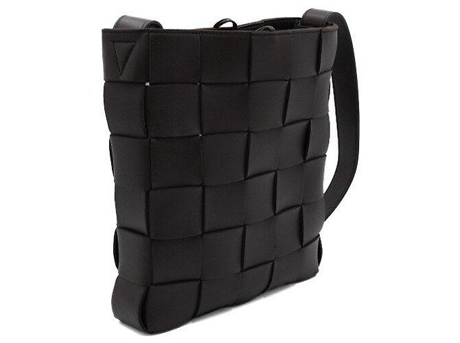 Bottega Veneta Borsa Messenger Crossbody Cassette Intrecciato marrone - vista 3