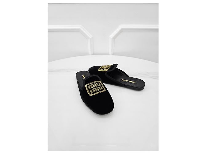 Miu Miu Pantofole in Velluto con Logo Nero - vista 3