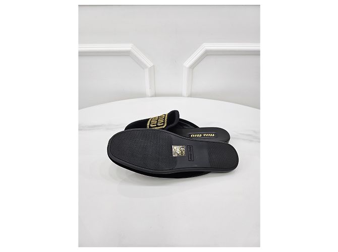 Miu Miu Pantofole in Velluto con Logo Nero - vista 7
