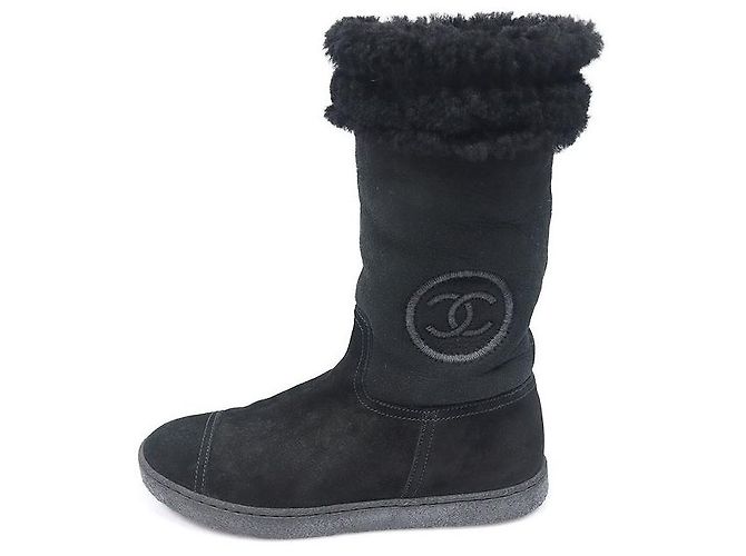 Chanel Stivali da donna in scamosciato nero e shearling con logo CC - vista 3