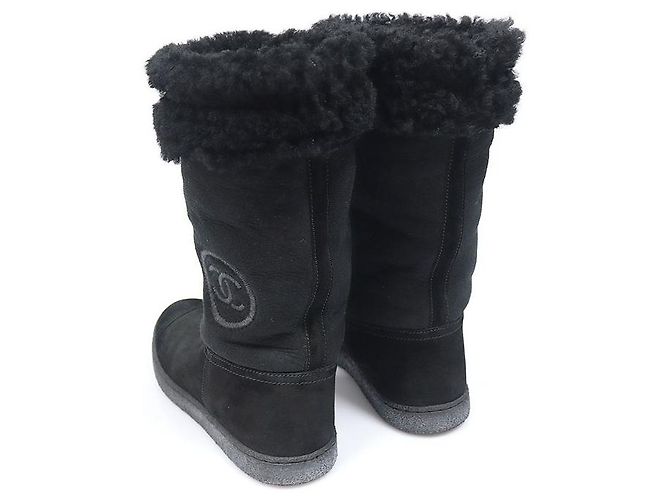 Chanel Stivali da donna in scamosciato nero e shearling con logo CC - vista 4