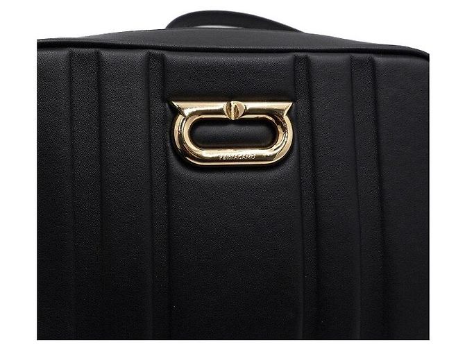 Salvatore Ferragamo Neue Gancini-Schnallen-Camera-Bag mit goldener Kettenriemen Schwarz - Ansicht 9