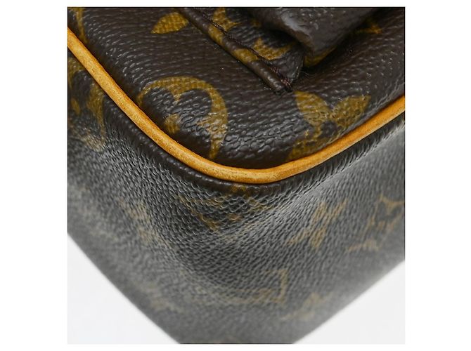 Louis Vuitton Viva Cite Monogram Canvas GM Marrone - vista 7