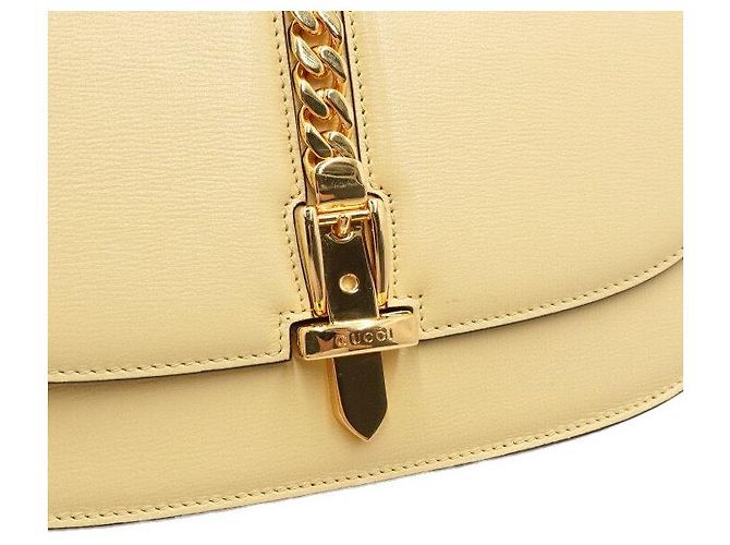 Gucci Borsa a tracolla e crossbody Sylvie in pelle oro da donna D'oro - vista 9