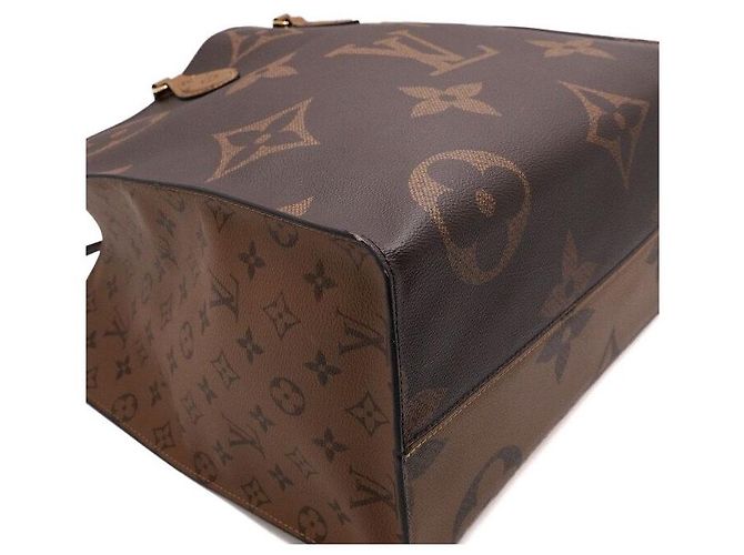 Louis Vuitton Borsa Tote OnTheGo GM Monogram Giant Canvas Nero - vista 9