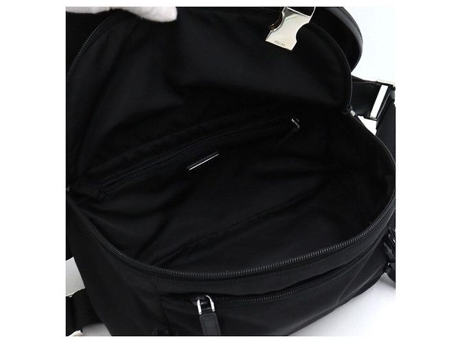 Prada Black Re-Nylon Biker Umhängetasche Medium - Ansicht 5