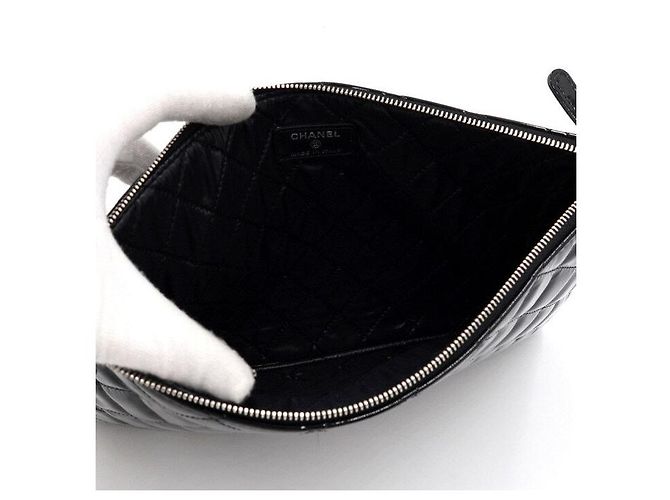 Chanel Clutch Black Patent Leather Silver CC Classic New Medium - vista 6