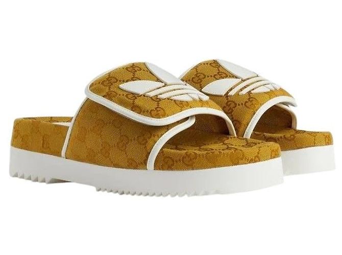 Gucci Sandali Adidas Original GG Canvas Marrone - vista 2