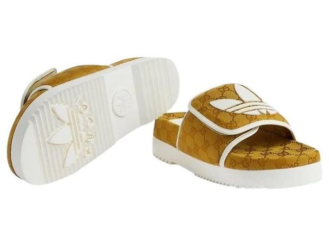 Gucci Sandali Adidas Original GG Canvas Marrone - vista 5