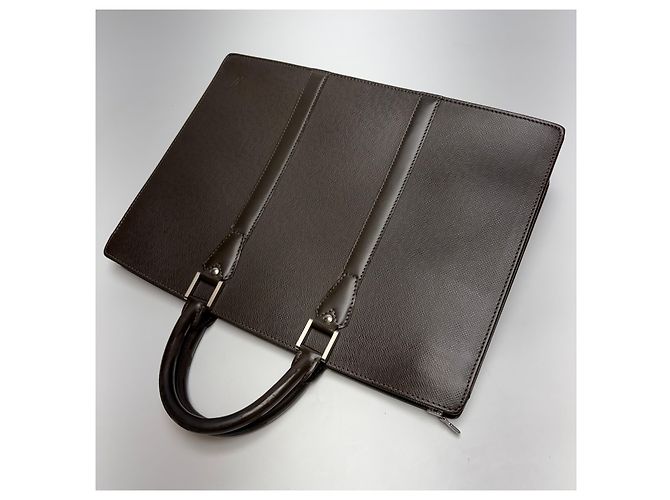 Louis Vuitton Borsa Documenti Tiga Lozan Marrone Unisex - vista 12