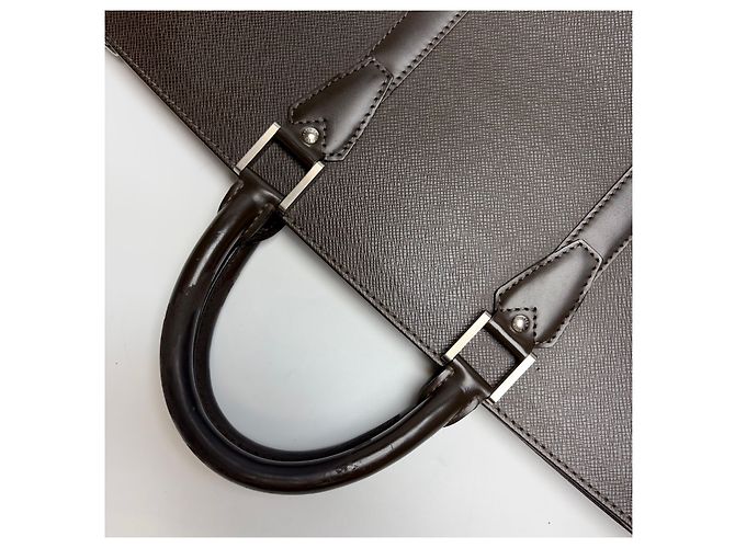 Louis Vuitton Borsa Documenti Tiga Lozan Marrone Unisex - vista 15