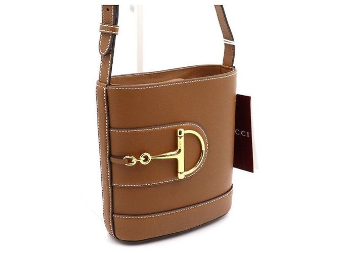 Gucci Kleiner Leder-Eimerbeutel und Schultertasche in Braun - Ansicht 3