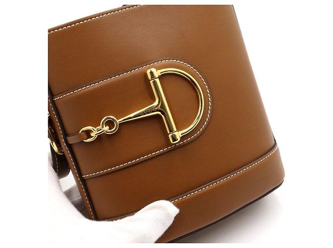 Gucci Kleiner Leder-Eimerbeutel und Schultertasche in Braun - Ansicht 7