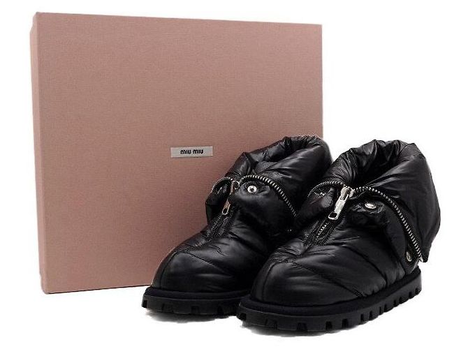 Miu Miu Botines de mujer de nylon acolchado negro con cremallera frontal - vista 8