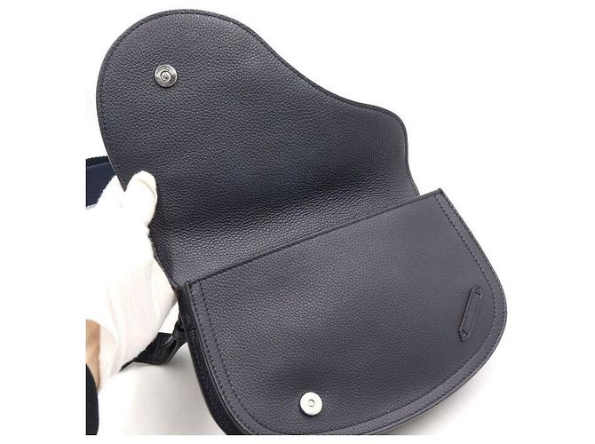 Dior Pochette Saddle in pelle di vitello granulata blu navy, borsa a tracolla da uomo - vista 6