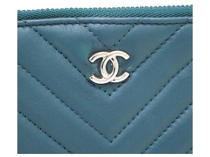 Chanel Medium Clutch Bag aus Lammleder mit Chevron-Muster - Ansicht 4
