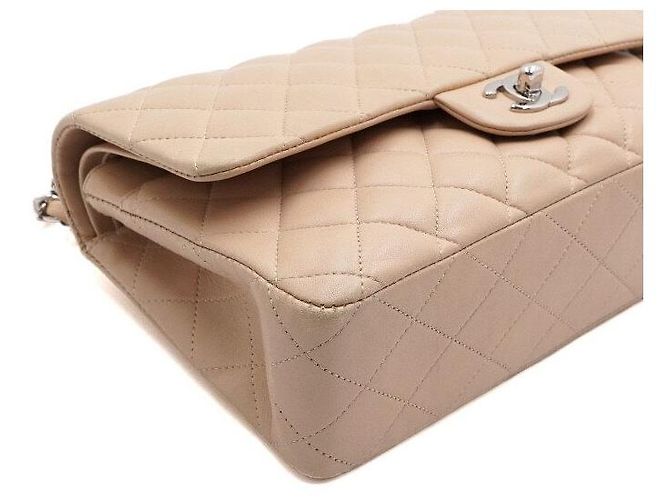 Chanel Borsa a tracolla classica in agnello beige con catena argentata media Marrone - vista 13