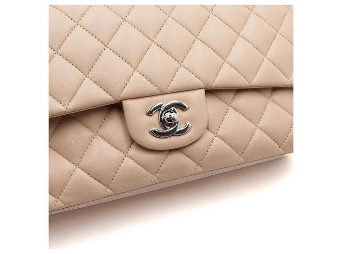 Chanel Borsa a tracolla classica in agnello beige con catena argentata media Marrone - vista 14
