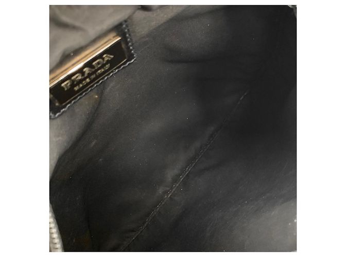 Prada Mini sac messager bandoulière en nylon avec logo triangle - vue 7