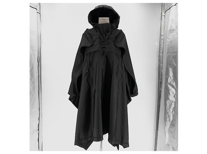 Prada Poncho para Lluvia de Mujer de Nylon con Logo Triangle Negro - vista 2