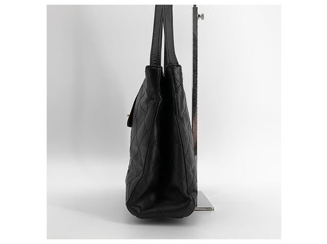 Chanel Vintage gesteppte Schultertasche aus Lammfell Schwarz - Ansicht 3