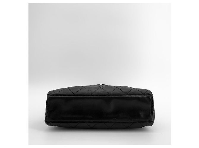 Chanel Vintage gesteppte Schultertasche aus Lammfell Schwarz - Ansicht 5