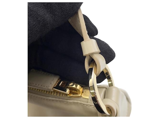 Prada Triangle Nylon Schultertasche Beige - Ansicht 7
