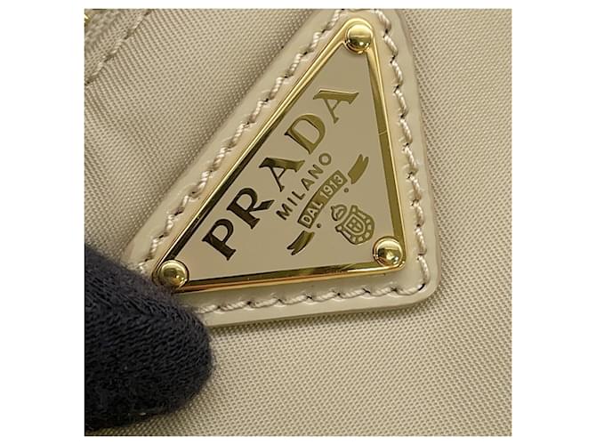 Prada Triangle Nylon Schultertasche Beige - Ansicht 8