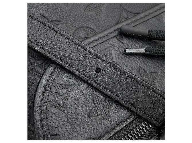 Borsa a tracolla Louis Vuitton Monogram Shadow Nero - vista 11