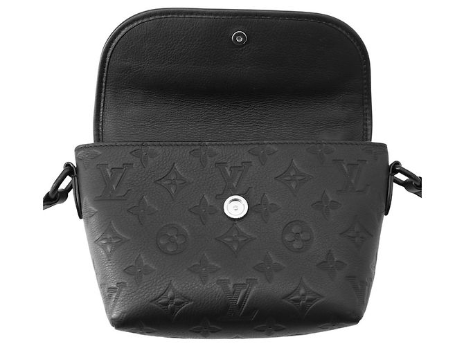 Borsa a tracolla Louis Vuitton Monogram Shadow Nero - vista 5