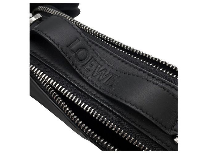 Mini sac à bandoulière en cuir noir Loewe - vue 8