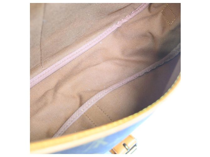 Louis Vuitton Saumur Monogram Canvas 35 Marrone - vista 3
