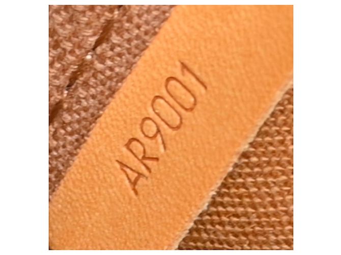 Louis Vuitton Saumur Monogram Canvas 35 Marrone - vista 5