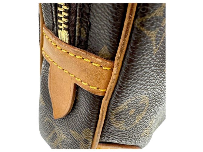 Clutch Louis Vuitton Marly Dragonne Monogram Marrone - vista 11