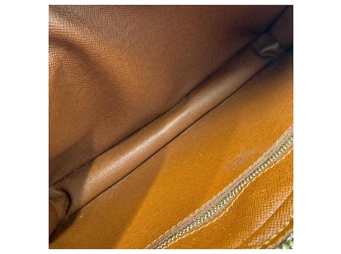 Clutch Louis Vuitton Marly Dragonne Monogram Marrone - vista 12