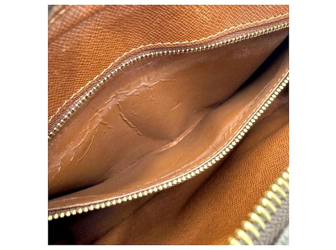 Clutch Louis Vuitton Marly Dragonne Monogram Marrone - vista 13