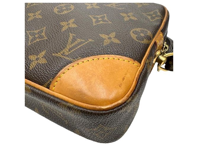 Clutch Louis Vuitton Marly Dragonne Monogram Marrone - vista 9