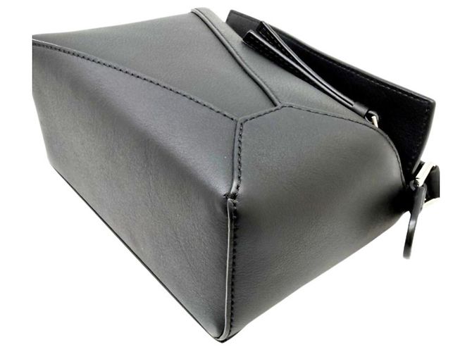 Loewe Puzzle Mini Schultertasche aus Kalbsleder Schwarz - Ansicht 4