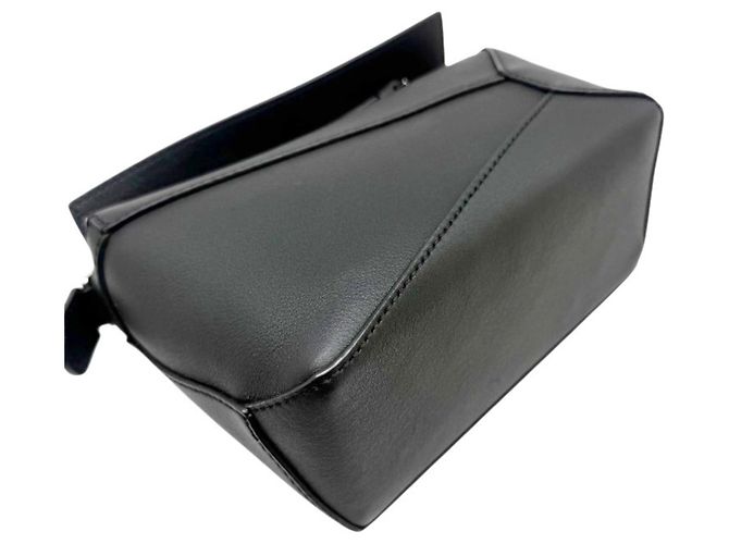 Loewe Puzzle Mini Schultertasche aus Kalbsleder Schwarz - Ansicht 5