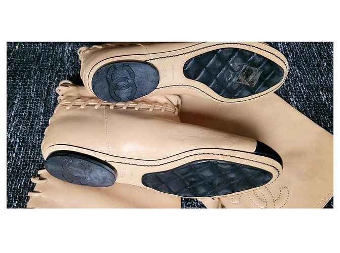 Chanel Karl Lagerfeld Resort 2011 Botas Altas de Cuero Negro Beige - vista 4